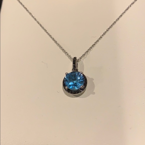 Jewelry - Blue Amethyst, with black onyx 14k white gold 😍🌹